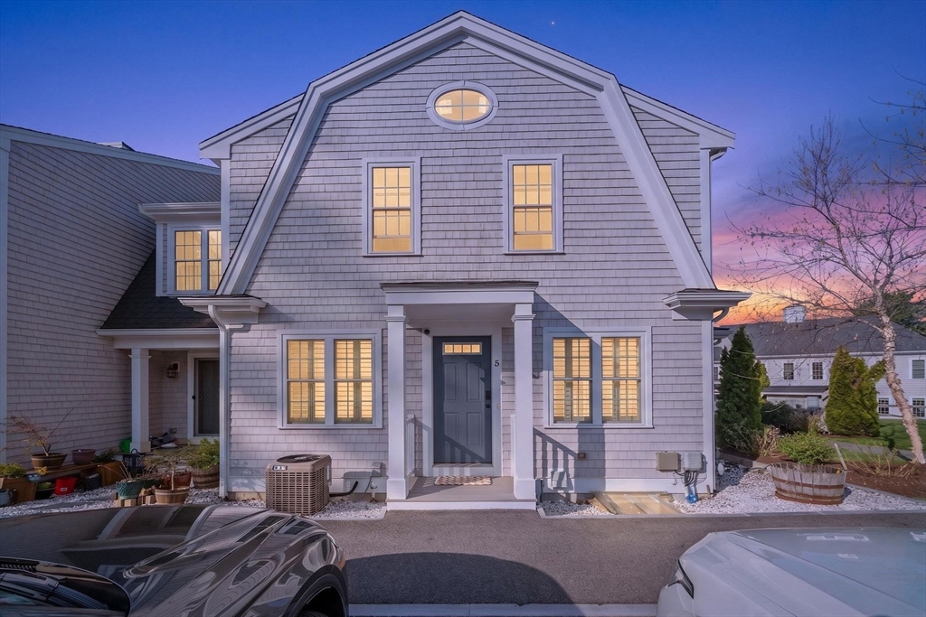 138 Elm St, Kingston, Massachusetts, 2 Bedrooms Bedrooms, 2 Rooms Rooms,2 BathroomsBathrooms,Residential,For Sale,Elm St,73513493