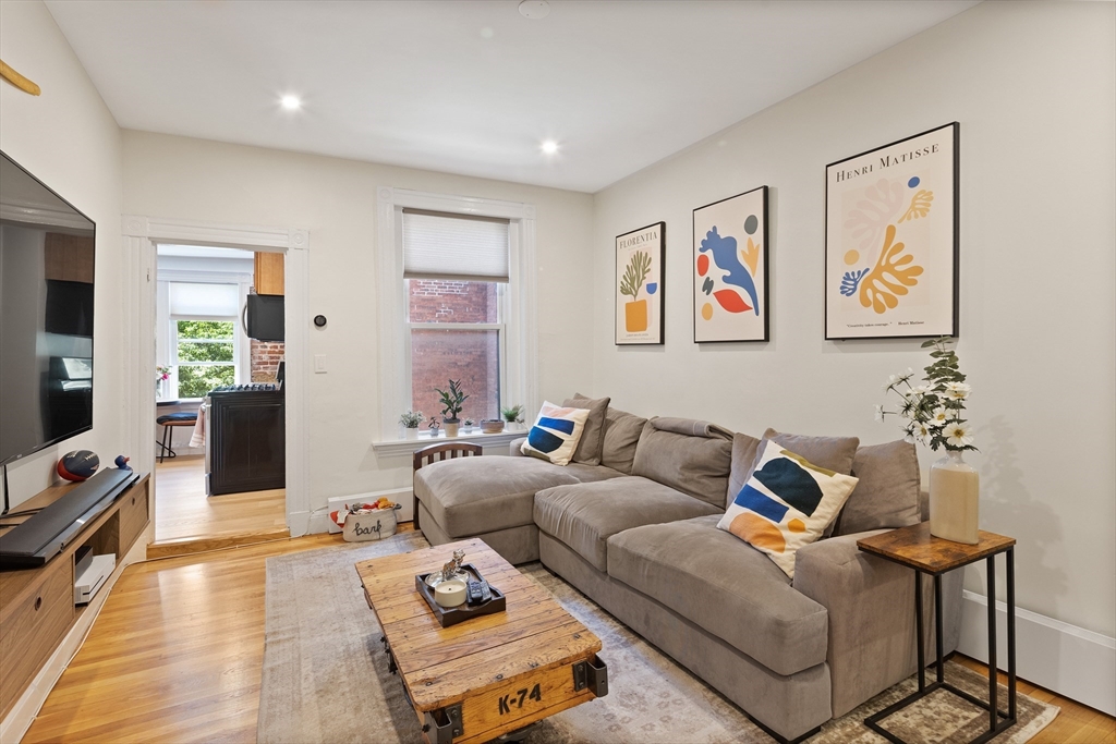 764 Cambridge Street, Cambridge, Massachusetts, 1 Bedroom Bedrooms, 3 Rooms Rooms,1 BathroomBathrooms,Residential Lease,For Rent,Cambridge Street,73528106