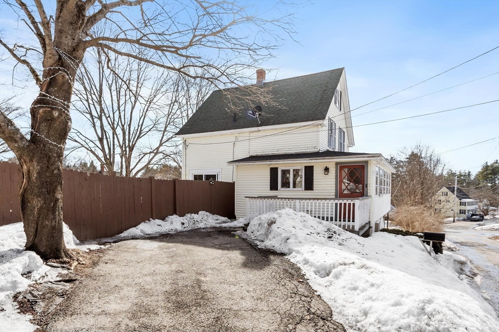 7 Jackson St, Gardner, Massachusetts, 2 Bedrooms Bedrooms, 5 Rooms Rooms,2 BathroomsBathrooms,Residential,For Sale,Jackson St,73485383