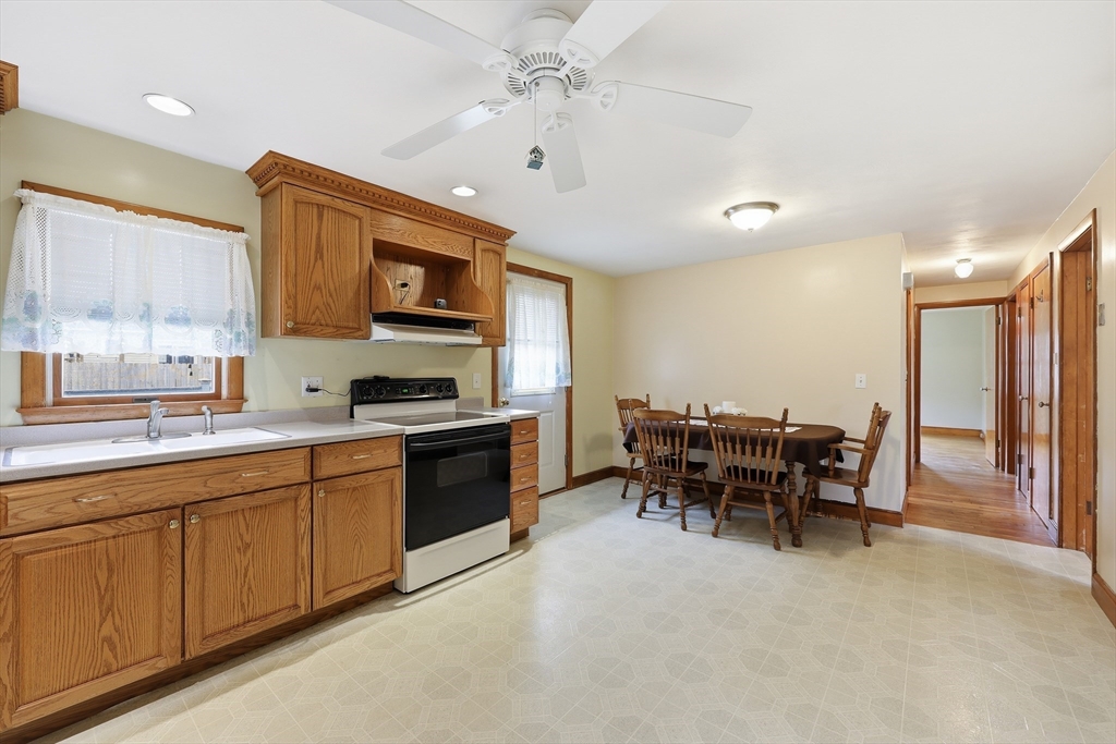 3 Letendre Ave, Ludlow, Massachusetts, 2 Bedrooms Bedrooms, 4 Rooms Rooms,1 BathroomBathrooms,Residential,For Sale,Letendre Ave,73510407
