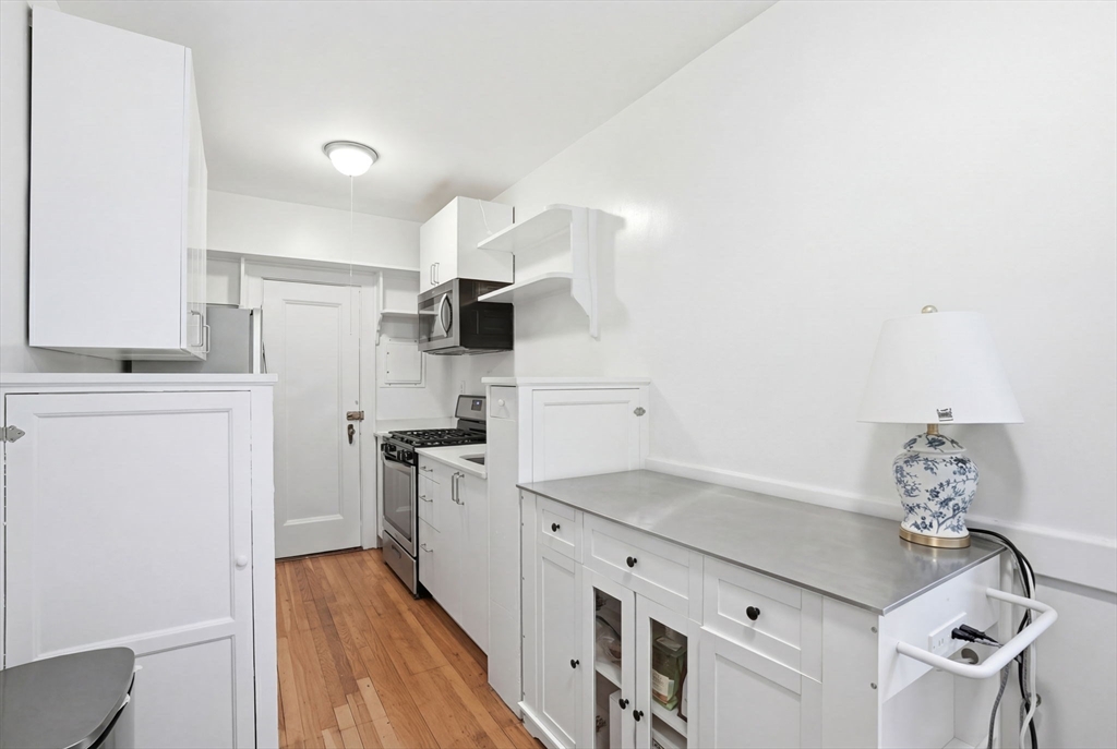 90 Kilsyth Rd, Boston, Massachusetts, 1 Bedroom Bedrooms, 4 Rooms Rooms,1 BathroomBathrooms,Residential,For Sale,Kilsyth Rd,73498992