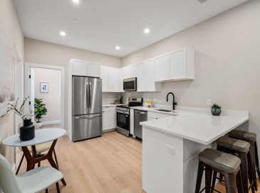 7 Cross St, Wilmington, Massachusetts, 1 Bedroom Bedrooms, 4 Rooms Rooms,1 BathroomBathrooms,Residential,For Sale,Cross St,73527714