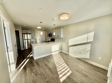 882 Massachusetts Ave, Arlington, Massachusetts, 1 Bedroom Bedrooms, 3 Rooms Rooms,1 BathroomBathrooms,Residential Lease,For Rent,Massachusetts Ave,73512428