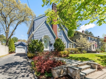 33 Longfellow Road, Melrose, Massachusetts, 3 Bedrooms Bedrooms, 8 Rooms Rooms,1.5 BathroomsBathrooms,Residential,For Sale,Longfellow Road,73518354