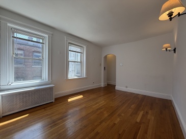 7 Grove St., Boston, Massachusetts, 1 Bedroom Bedrooms, 3 Rooms Rooms,1 BathroomBathrooms,Residential Lease,For Rent,Grove St.,73532492