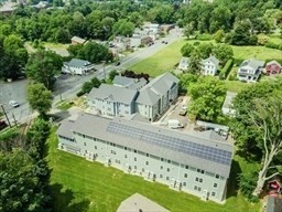462 Main Street, Amherst, Massachusetts, 1 Bedroom Bedrooms, 2 Rooms Rooms,1 BathroomBathrooms,Residential Lease,For Rent,Main Street,73532504