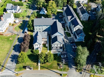 462 Main Street, Amherst, Massachusetts, 1 Bedroom Bedrooms, 2 Rooms Rooms,1 BathroomBathrooms,Residential Lease,For Rent,Main Street,73532504