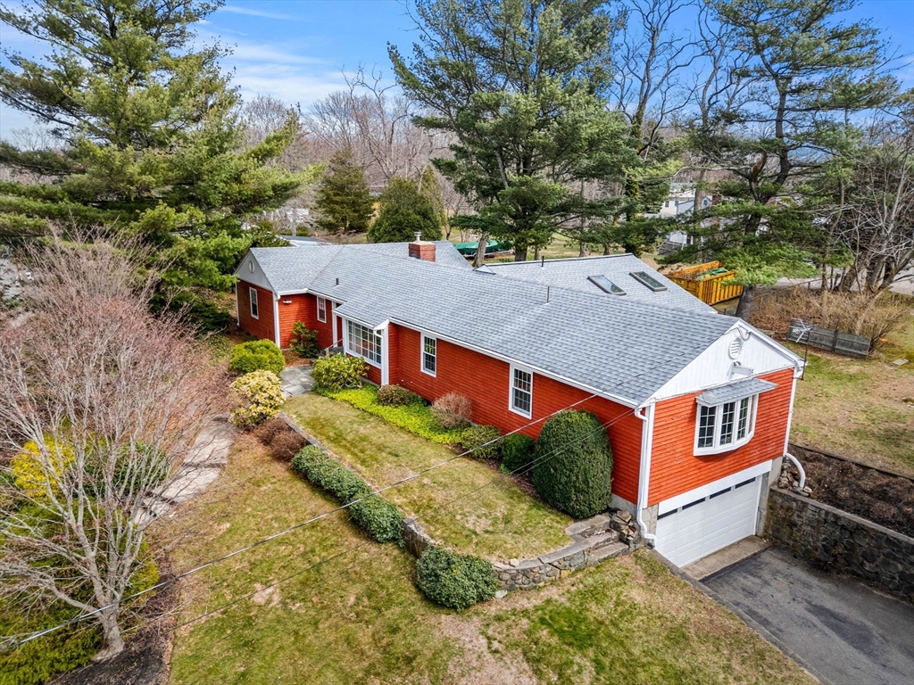 69 Kenneth Road, Marblehead, Massachusetts, 5 Bedrooms Bedrooms, 9 Rooms Rooms,3 BathroomsBathrooms,Residential,For Sale,Kenneth Road,73497174
