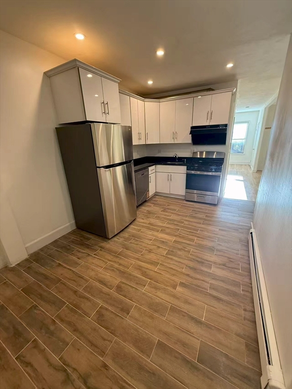 63 Middle St, Boston, Massachusetts, 1 Bedroom Bedrooms, 4 Rooms Rooms,1 BathroomBathrooms,Residential Lease,For Rent,Middle St,73532553