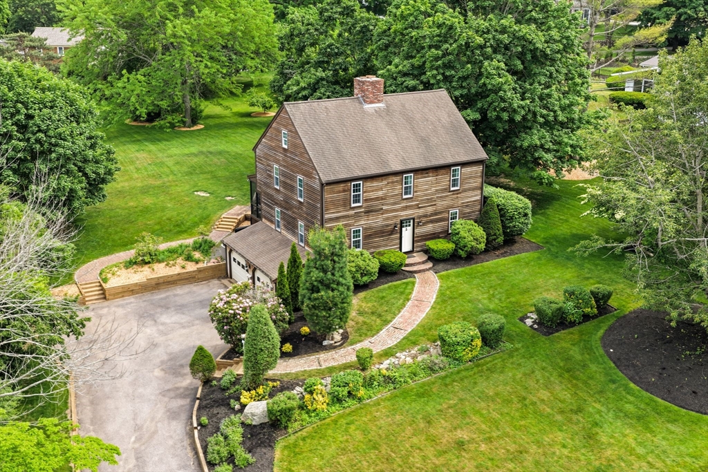 19 Old Bridge Rd, Hanover, Massachusetts, 4 Bedrooms Bedrooms, 8 Rooms Rooms,2.5 BathroomsBathrooms,Residential,For Sale,Old Bridge Rd,73532411