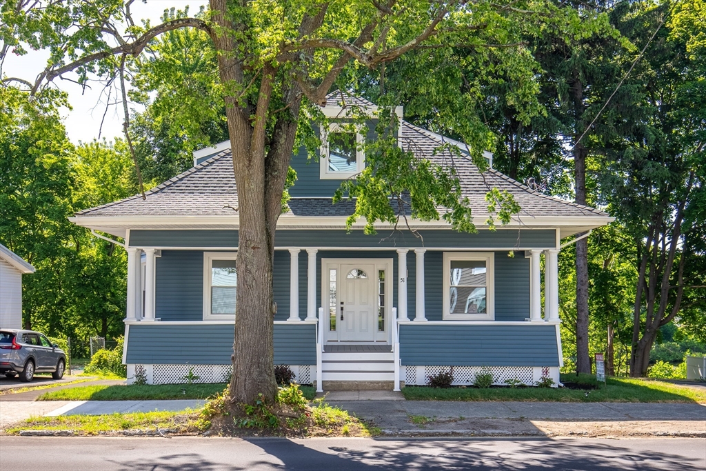 51 Broadway, Lynn, Massachusetts, 5 Bedrooms Bedrooms, 8 Rooms Rooms,3 BathroomsBathrooms,Residential,For Sale,Broadway,73532866