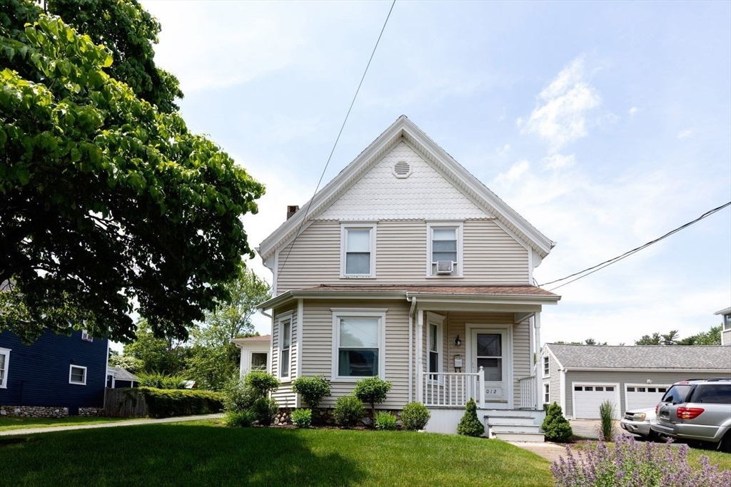 1012 Washington St, Whitman, Massachusetts, 3 Bedrooms Bedrooms, 6 Rooms Rooms,1.5 BathroomsBathrooms,Residential,For Sale,Washington St,73532605