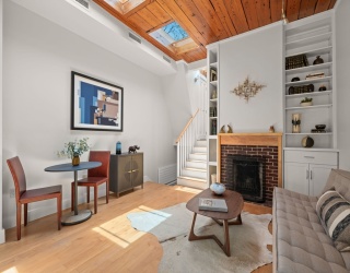 84 Kinnaird Street, Cambridge, Massachusetts, 2 Bedrooms Bedrooms, 4 Rooms Rooms,2 BathroomsBathrooms,Residential,For Sale,Kinnaird Street,73532869