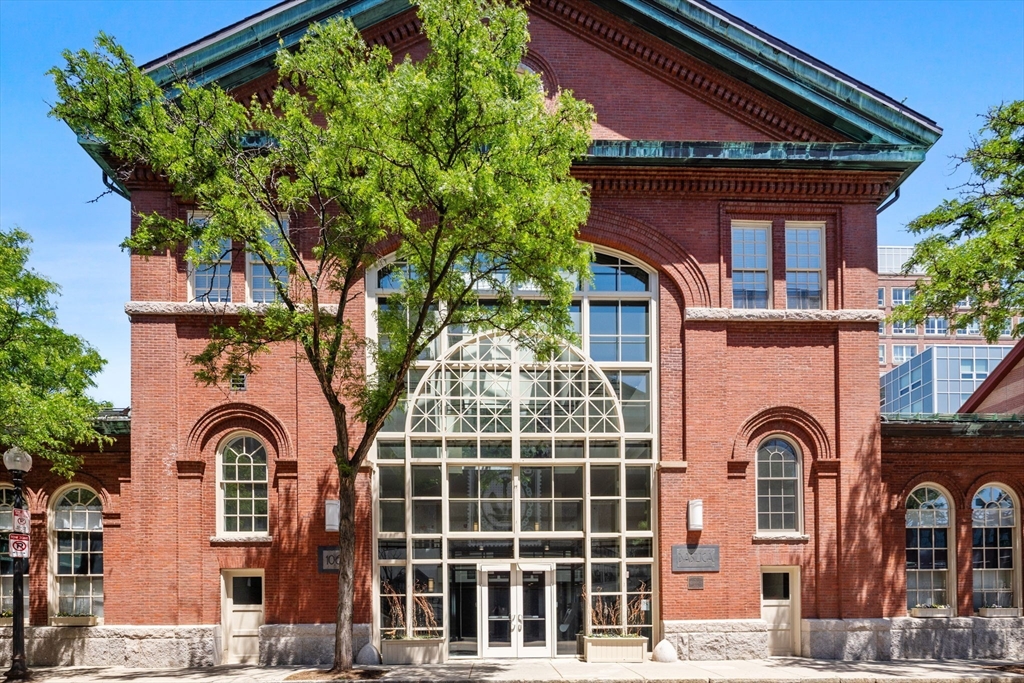 106 13th St, Boston, Massachusetts, 2 Bedrooms Bedrooms, 6 Rooms Rooms,1 BathroomBathrooms,Residential Lease,For Rent,13th St,73532647