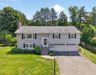 16 Stockdale Road, Needham, Massachusetts, 4 Bedrooms Bedrooms, 10 Rooms Rooms,2.5 BathroomsBathrooms,Residential,For Sale,Stockdale Road,73532584