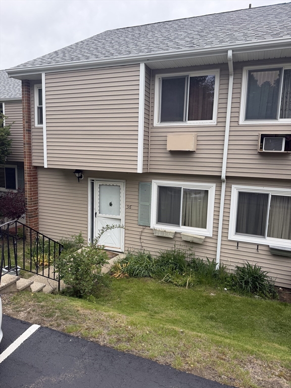 56 Glen Devin St, Amesbury, Massachusetts, 2 Bedrooms Bedrooms, 5 Rooms Rooms,1.5 BathroomsBathrooms,Residential,For Sale,Glen Devin St,73532887