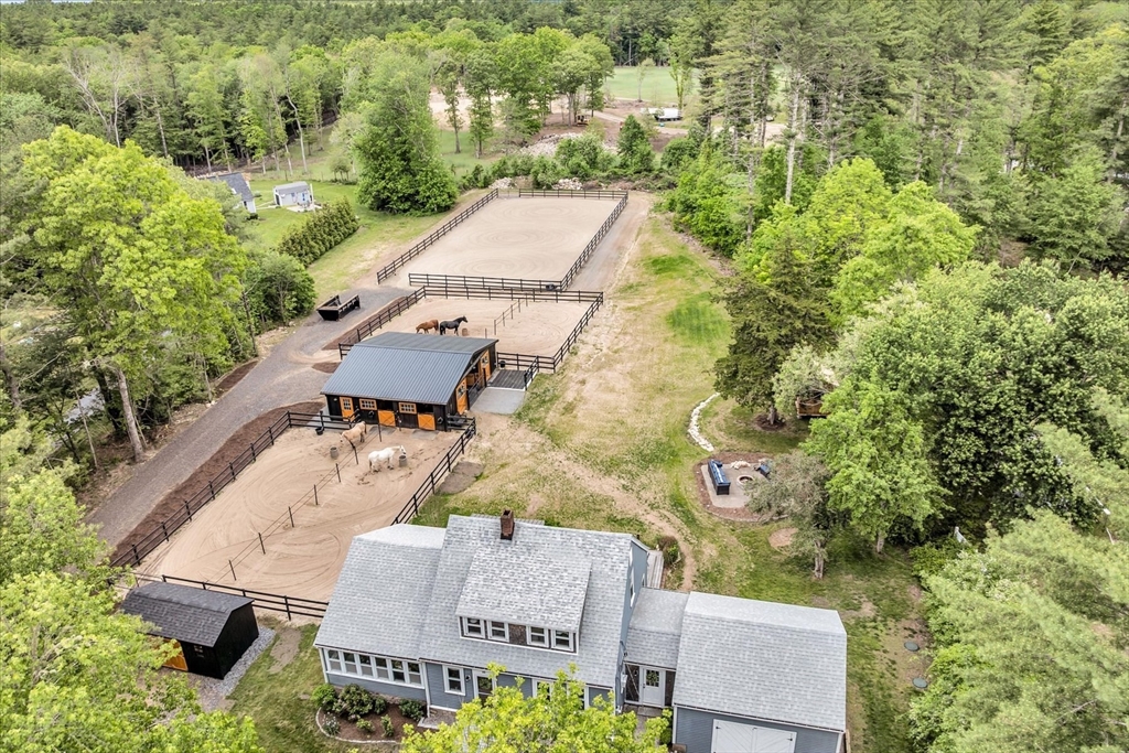 60 Benson St, Middleboro, Massachusetts, 3 Bedrooms Bedrooms, 6 Rooms Rooms,1 BathroomBathrooms,Residential,For Sale,Benson St,73532671