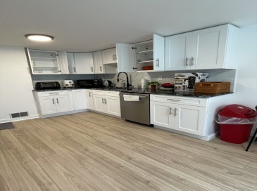 91 Sunnyside Ave, Arlington, Massachusetts, 2 Bedrooms Bedrooms, 4 Rooms Rooms,1 BathroomBathrooms,Residential Lease,For Rent,Sunnyside Ave,73532909