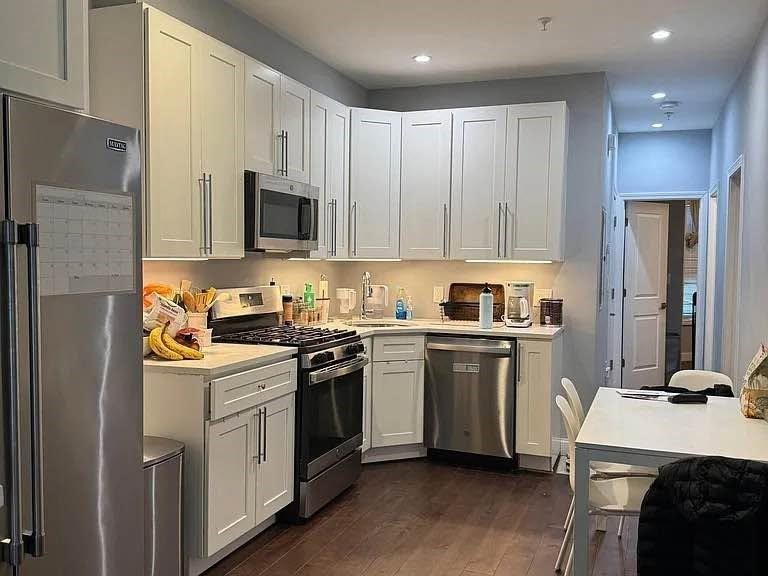 17 Mercer St., Boston, Massachusetts, 4 Bedrooms Bedrooms, 10 Rooms Rooms,2 BathroomsBathrooms,Residential Lease,For Rent,Mercer St.,73532667
