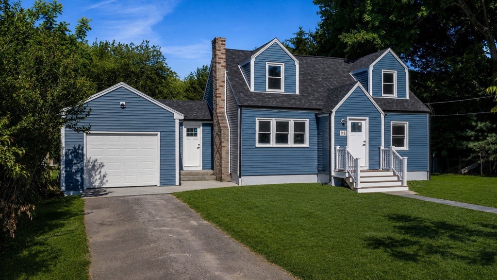98 Hobart St, East Bridgewater, Massachusetts, 4 Bedrooms Bedrooms, 6 Rooms Rooms,2 BathroomsBathrooms,Residential,For Sale,Hobart St,73532817