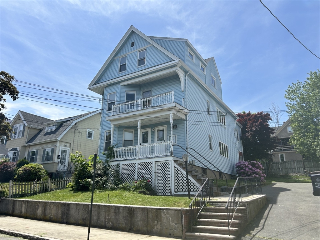 29 Oakland Ave, Everett, Massachusetts, 6 Bedrooms Bedrooms, 12 Rooms Rooms,3 BathroomsBathrooms,Residential Income,For Sale,Oakland Ave,73532911