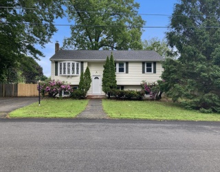35 Donna Street, Brockton, Massachusetts, 3 Bedrooms Bedrooms, 8 Rooms Rooms,2 BathroomsBathrooms,Residential,For Sale,Donna Street,73532688