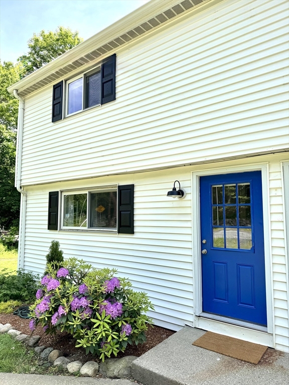 114 Central St, Acton, Massachusetts, 2 Bedrooms Bedrooms, 5 Rooms Rooms,1 BathroomBathrooms,Residential Lease,For Rent,Central St,73532924