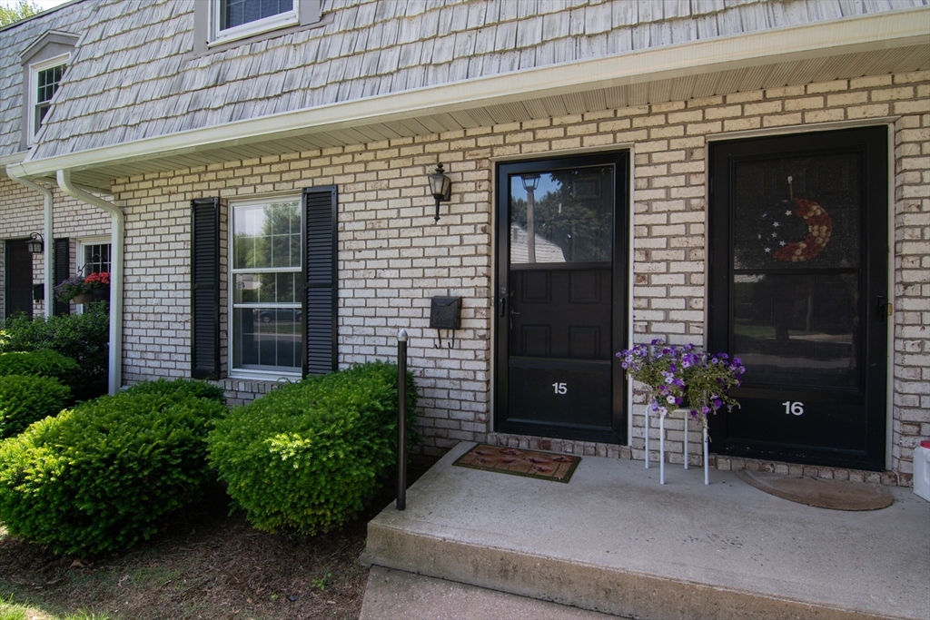 15 Plantation Dr, Agawam, Massachusetts, 2 Bedrooms Bedrooms, 4 Rooms Rooms,1.5 BathroomsBathrooms,Residential,For Sale,Plantation Dr,73532900