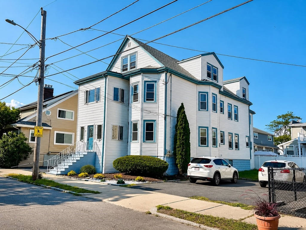 58 Bickford Ave, Revere, Massachusetts, 3 Bedrooms Bedrooms, 4 Rooms Rooms,1 BathroomBathrooms,Residential Lease,For Rent,Bickford Ave,73532704