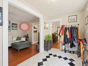 15 Golden Ave, Medford, Massachusetts, 3 Bedrooms Bedrooms, 6 Rooms Rooms,1 BathroomBathrooms,Residential Lease,For Rent,Golden Ave,73532935 15 Golden Ave, Medford, Massachusetts, 3 Bedrooms Bedrooms, 6 Rooms Rooms,1 BathroomBathrooms,Residential Lease,For Rent,Golden Ave,73532935