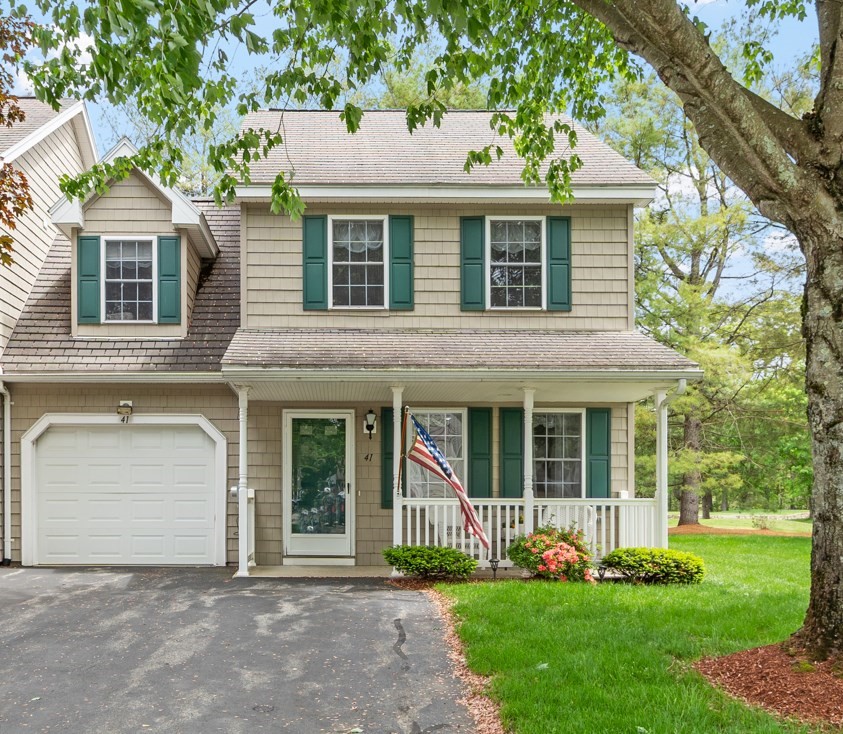 41 Fairway Dr, Tewksbury, Massachusetts, 2 Bedrooms Bedrooms, 6 Rooms Rooms,1.5 BathroomsBathrooms,Residential,For Sale,Fairway Dr,73523658