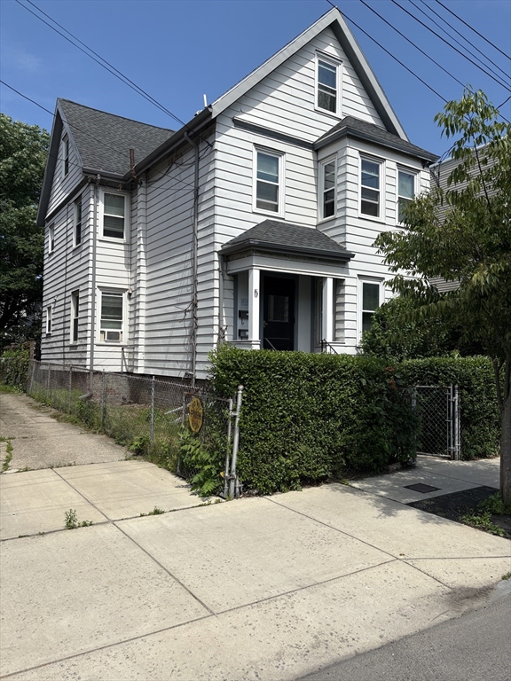 5 Beacon St, Somerville, Massachusetts, 2 Bedrooms Bedrooms, 4 Rooms Rooms,1 BathroomBathrooms,Residential Lease,For Rent,Beacon St,73532710