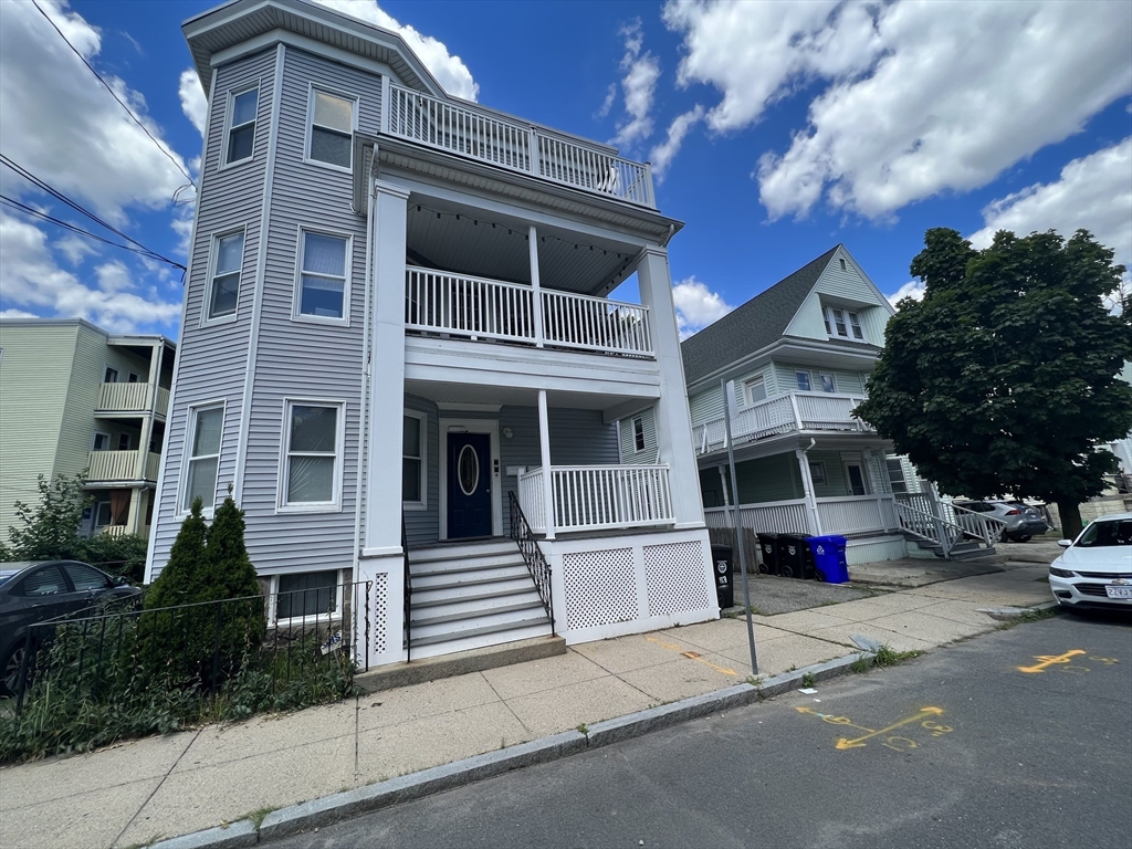 93 Easton Street, Boston, Massachusetts, 3 Bedrooms Bedrooms, 5 Rooms Rooms,1 BathroomBathrooms,Residential Lease,For Rent,Easton Street,73532707