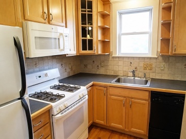 74 Bacon St, Waltham, Massachusetts, 1 Bedroom Bedrooms, 3 Rooms Rooms,1.5 BathroomsBathrooms,Residential Lease,For Rent,Bacon St,73527422
