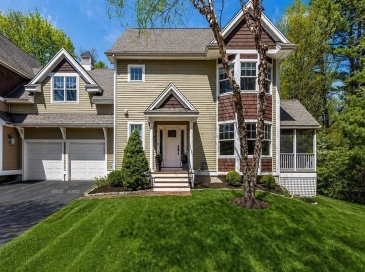 9 Thurston Place, Medfield, Massachusetts, 2 Bedrooms Bedrooms, 7 Rooms Rooms,3.5 BathroomsBathrooms,Residential,For Sale,Thurston Place,73509589