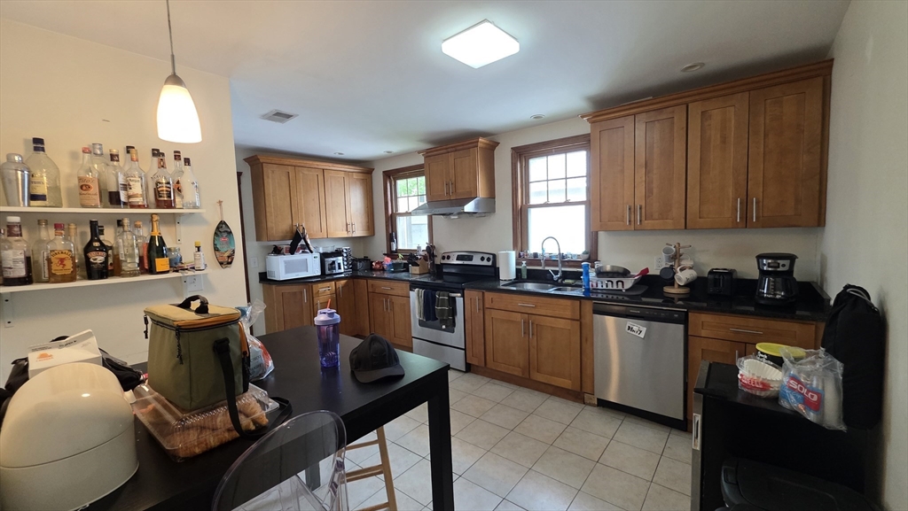 138 Nonantum St, Boston, Massachusetts, 3 Bedrooms Bedrooms, 5 Rooms Rooms,3 BathroomsBathrooms,Residential Lease,For Rent,Nonantum St,73532790