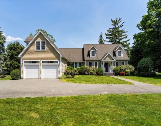 282 Highland St, Milton, Massachusetts, 4 Bedrooms Bedrooms, 8 Rooms Rooms,3 BathroomsBathrooms,Residential,For Sale,Highland St,73532795
