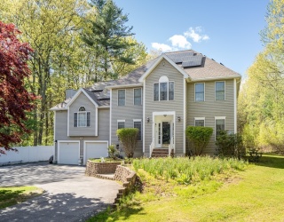 3 Avalon Court, Methuen, Massachusetts, 4 Bedrooms Bedrooms, 7 Rooms Rooms,2.5 BathroomsBathrooms,Residential,For Sale,Avalon Court,73518121