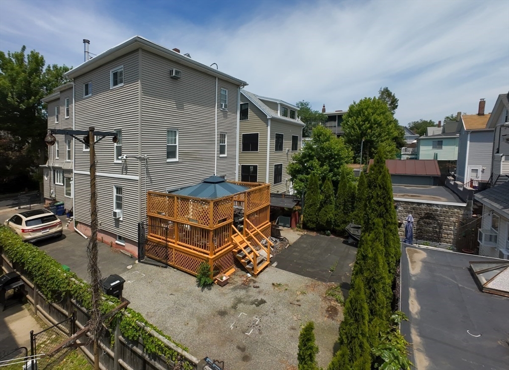 23 Quincy St, Somerville, Massachusetts, 9 Bedrooms Bedrooms, 16 Rooms Rooms,3.5 BathroomsBathrooms,Residential Income,For Sale,Quincy St,73532696