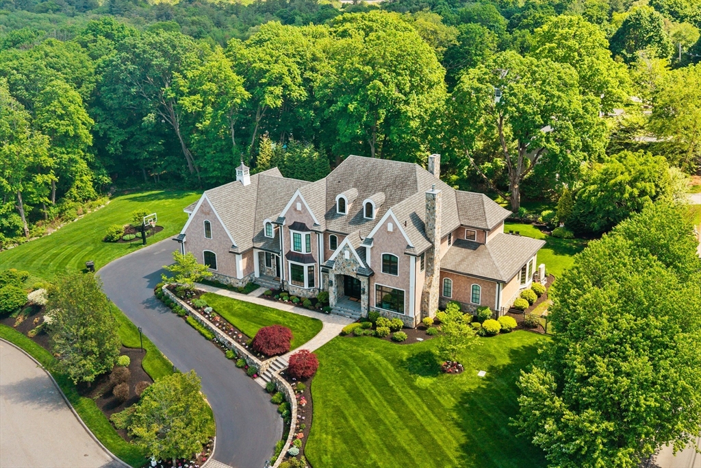 1 Haywood Farm, Lynnfield, Massachusetts, 5 Bedrooms Bedrooms, 10 Rooms Rooms,5.5 BathroomsBathrooms,Residential,For Sale,Haywood Farm,73532585