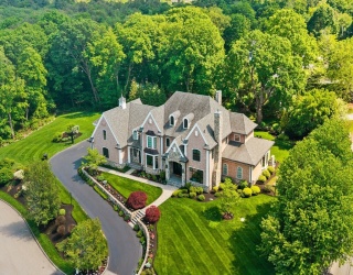 1 Haywood Farm, Lynnfield, Massachusetts, 5 Bedrooms Bedrooms, 10 Rooms Rooms,5.5 BathroomsBathrooms,Residential,For Sale,Haywood Farm,73532585