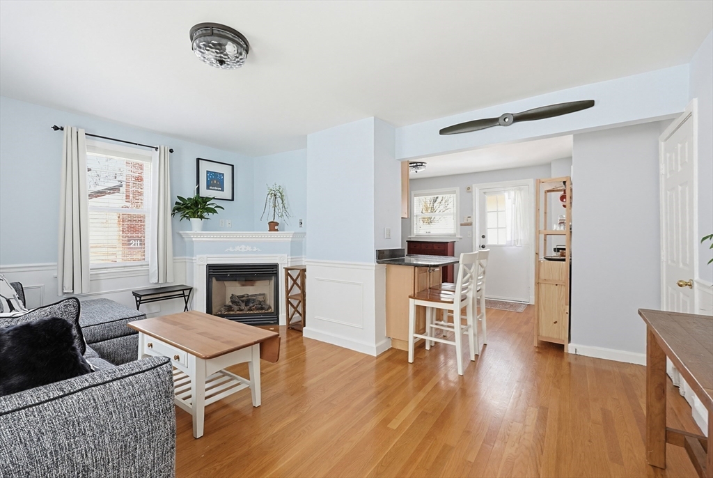 2 Tremont Place, Somerville, Massachusetts, 2 Bedrooms Bedrooms, 4 Rooms Rooms,2 BathroomsBathrooms,Residential,For Sale,Tremont Place,73509383
