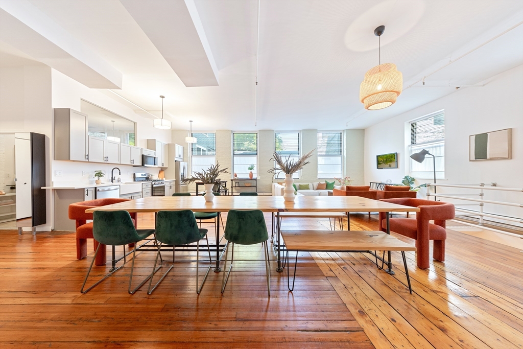 69 Harvey St, Cambridge, Massachusetts, 2 Bedrooms Bedrooms, 4 Rooms Rooms,2 BathroomsBathrooms,Residential,For Sale,Harvey St,73532561