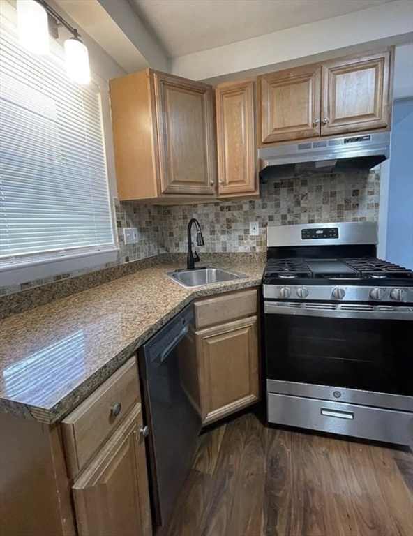 64 Trafford, Quincy, Massachusetts, 2 Bedrooms Bedrooms, 5 Rooms Rooms,1 BathroomBathrooms,Residential Lease,For Rent,Trafford,73532596
