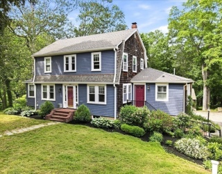 694 Country Way, Scituate, Massachusetts, 3 Bedrooms Bedrooms, 7 Rooms Rooms,2 BathroomsBathrooms,Residential,For Sale,Country Way,73532593