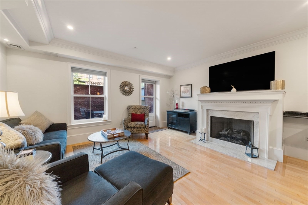 349 Marlborough Street, Boston, Massachusetts, 1 Bedroom Bedrooms, 4 Rooms Rooms,1 BathroomBathrooms,Residential Lease,For Rent,Marlborough Street,73532862