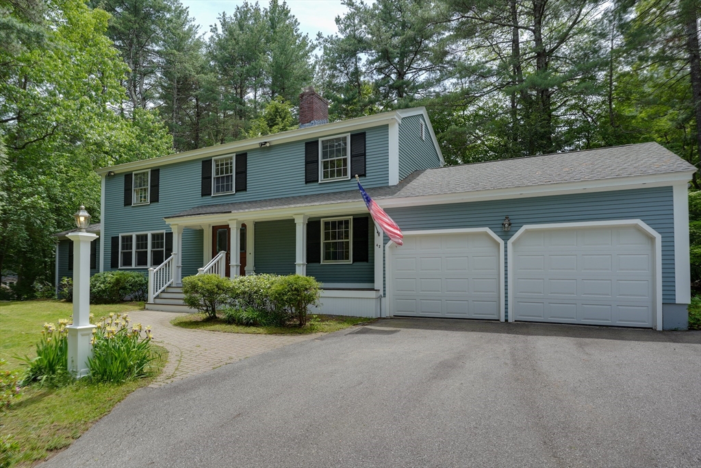 42 Cherlyn Dr, Northborough, Massachusetts, 4 Bedrooms Bedrooms, 11 Rooms Rooms,2.5 BathroomsBathrooms,Residential,For Sale,Cherlyn Dr,73529051