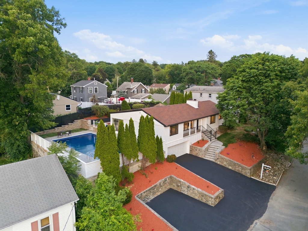 7 Berkeley St, Melrose, Massachusetts, 4 Bedrooms Bedrooms, 8 Rooms Rooms,3.5 BathroomsBathrooms,Residential,For Sale,Berkeley St,73532134