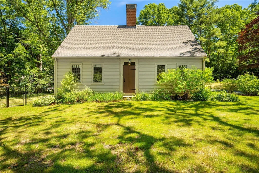 15 Carver St, Halifax, Massachusetts, 3 Bedrooms Bedrooms, 7 Rooms Rooms,2 BathroomsBathrooms,Residential,For Sale,Carver St,73531477