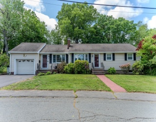 54 Stearns Dr, Randolph, Massachusetts, 3 Bedrooms Bedrooms, 6 Rooms Rooms,2 BathroomsBathrooms,Residential,For Sale,Stearns Dr,73533033